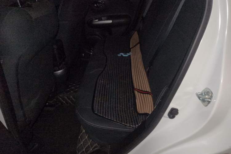 Used Infiniti ESQ 2014 1.6L Spontaneous Edition Left Rear Seat