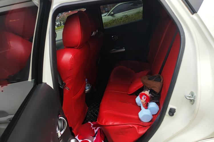 Used Infiniti ESQ 2014 1.6L Spontaneous Edition Left Rear Seat