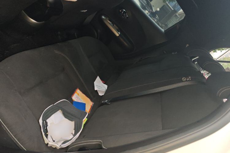 Used Infiniti ESQ 2014 1.6L Spontaneous Edition Left Rear Seat