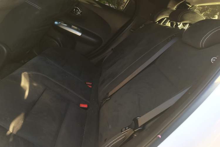 Used Infiniti ESQ 2014 1.6L Spontaneous Edition Left Rear Seat