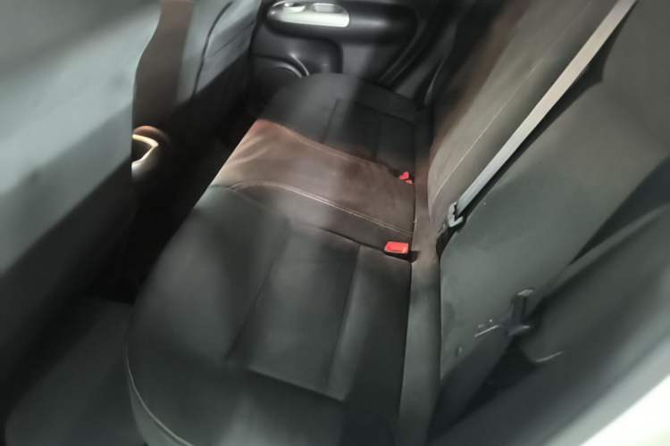Used Infiniti ESQ 2014 1.6L Spontaneous Edition Left Rear Seat