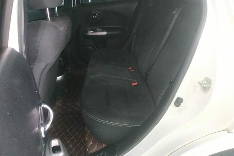 Used Infiniti ESQ 2014 1.6L Spontaneous Edition Left Rear Seat