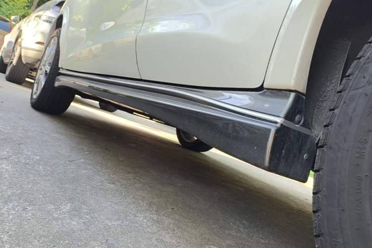 Used Infiniti ESQ 2014 1.6L Spontaneous Edition Left Side Sill