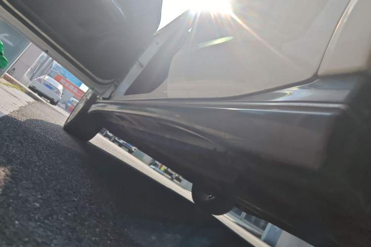 Used Infiniti ESQ 2014 1.6L Luxury Edition Left Side Sill