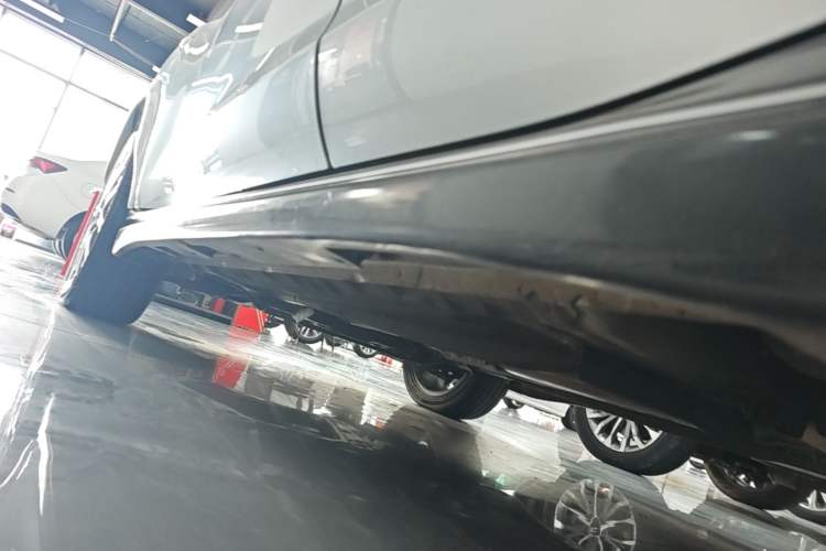 Used Infiniti ESQ 2014 1.6L Spontaneous Edition Left Side Sill