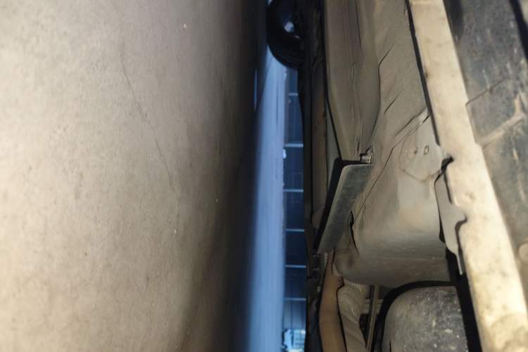 Used Infiniti ESQ 2014 1.6L Luxury Edition Left Side Sill