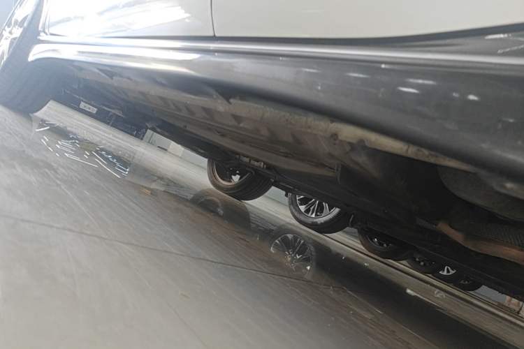 Used Infiniti ESQ 2014 1.6L Spontaneous Edition Left Side Sill