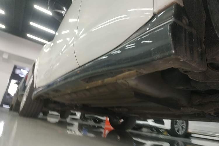 Used Infiniti ESQ 2014 1.6L Spontaneous Edition Left Side Sill