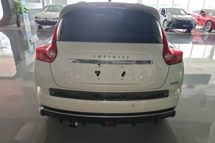 Used Infiniti ESQ 2014 1.6L Spontaneous Edition Rear