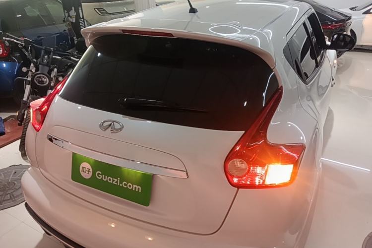 Used Infiniti ESQ 2014 1.6L Spontaneous Edition Rear