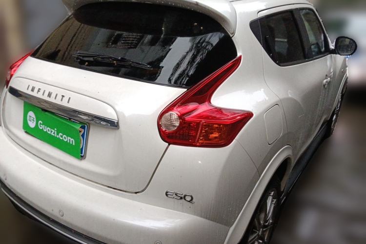 Used Infiniti ESQ 2014 1.6L Spontaneous Edition Rear Right 45 Deg