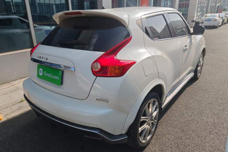 Used Infiniti ESQ 2014 1.6L Luxury Edition Rear Right 45 Deg