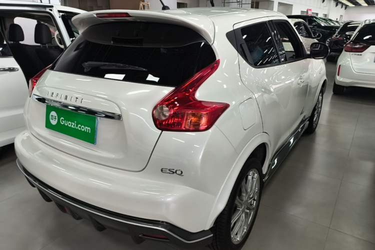 Used Infiniti ESQ 2014 1.6L Spontaneous Edition Rear Right 45 Deg