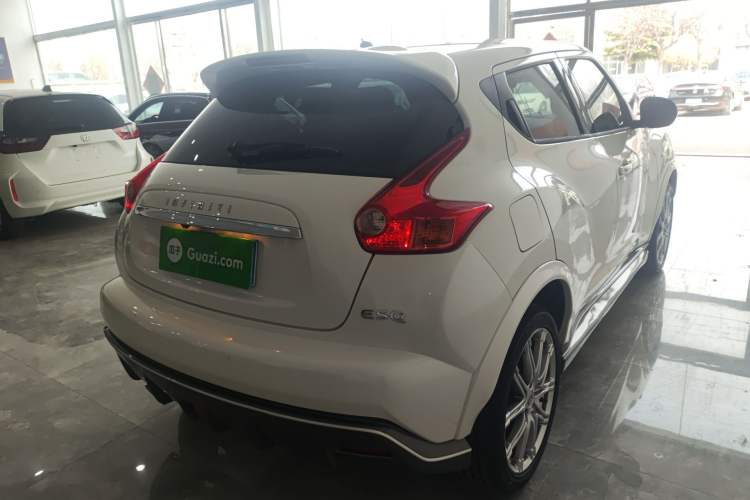 Used Infiniti ESQ 2014 1.6L Spontaneous Edition Rear Right 45 Deg