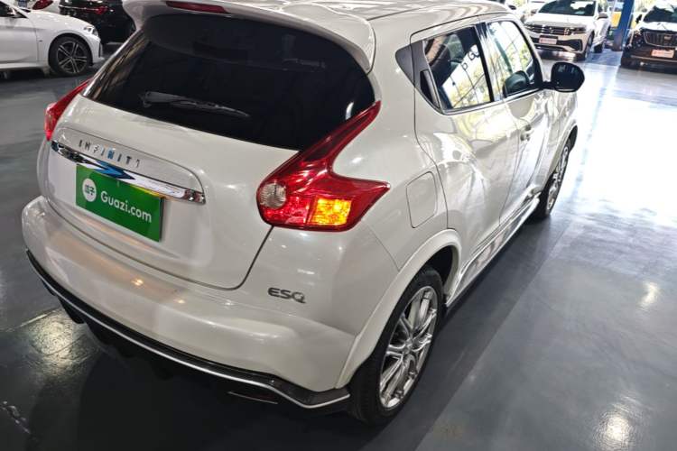 Used Infiniti ESQ 2014 1.6L Spontaneous Edition Rear Right 45 Deg