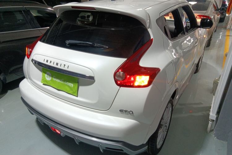 Used Infiniti ESQ 2014 1.6L Spontaneous Edition Rear Right 45 Deg