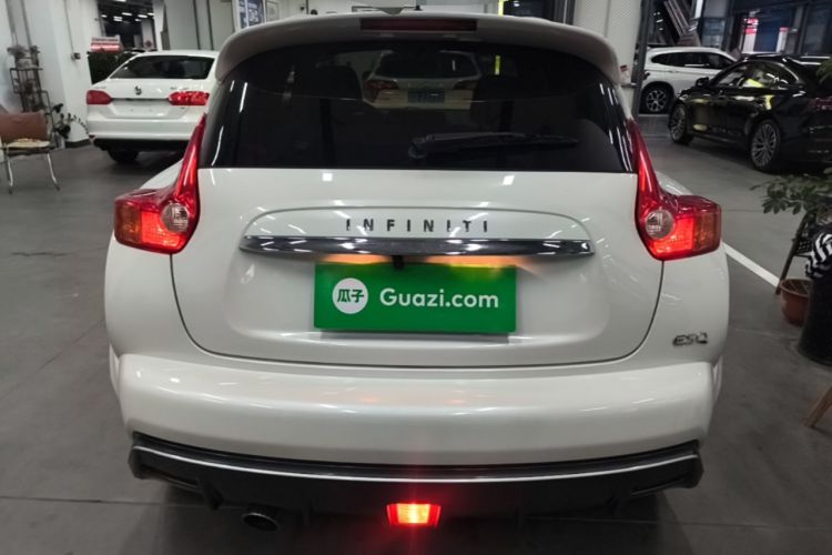 Used Infiniti ESQ 2014 1.6L Spontaneous Edition Rear