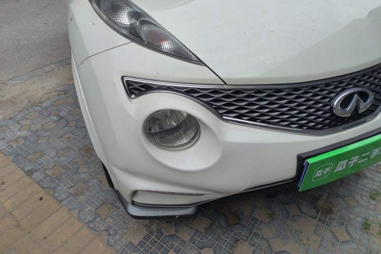 Used Infiniti ESQ 2014 1.6L Spontaneous Edition Right Front Headlight