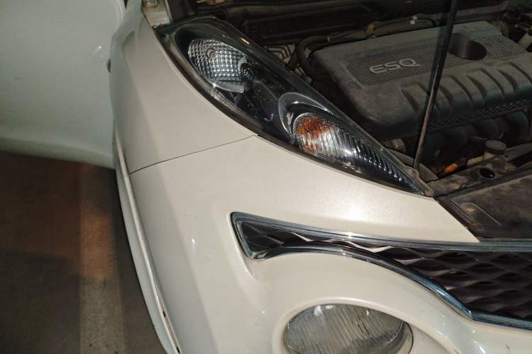 Used Infiniti ESQ 2014 1.6L Spontaneous Edition Right Front Headlight