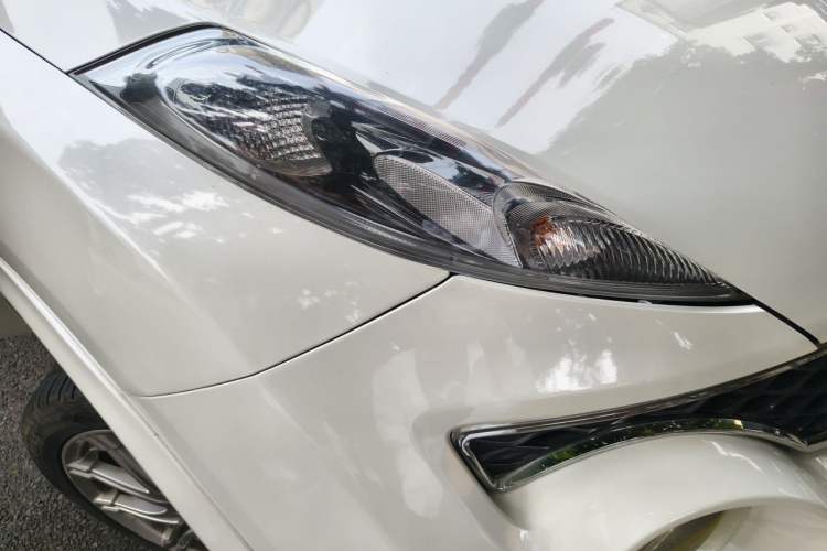 Used Infiniti ESQ 2014 1.6L Spontaneous Edition Right Front Headlight