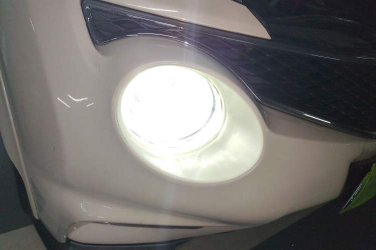 Used Infiniti ESQ 2014 1.6L Spontaneous Edition Right Front Headlight