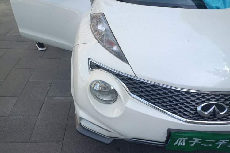 Used Infiniti ESQ 2014 1.6L Spontaneous Edition Right Front Headlight