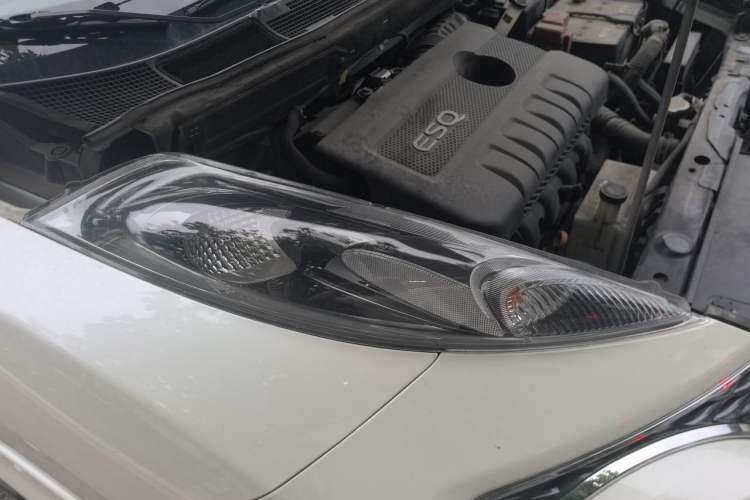Used Infiniti ESQ 2014 1.6L Spontaneous Edition Right Front Headlight