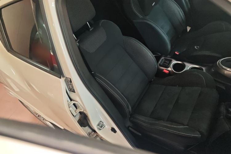 Used Infiniti ESQ 2014 1.6L Spontaneous Edition Right Front Seat