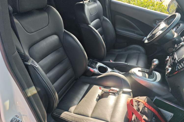 Used Infiniti ESQ 2014 1.6L Luxury Edition Right Front Seat