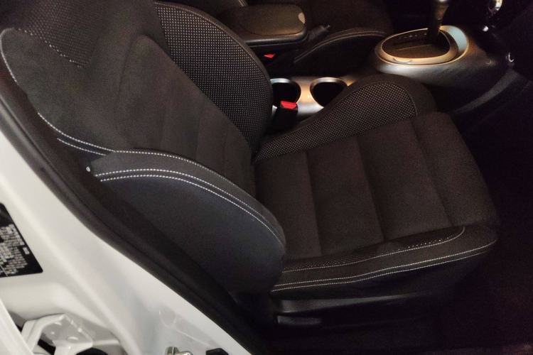 Used Infiniti ESQ 2014 1.6L Spontaneous Edition Right Front Seat