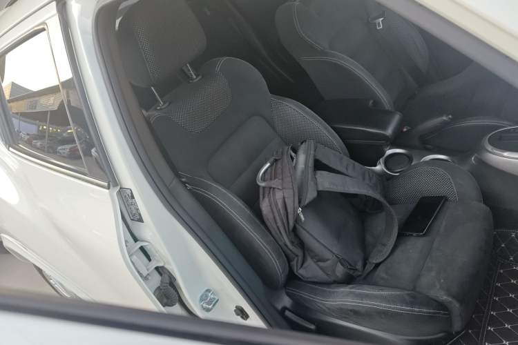 Used Infiniti ESQ 2014 1.6L Spontaneous Edition Right Front Seat