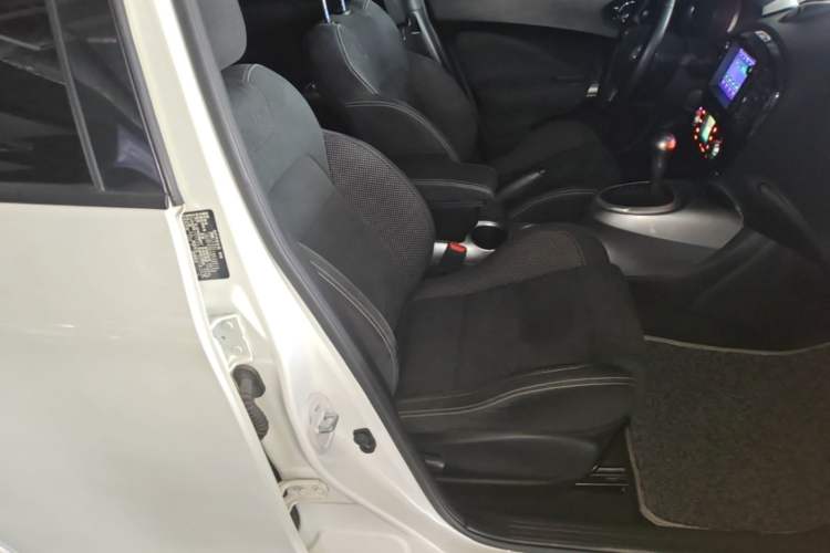 Used Infiniti ESQ 2014 1.6L Spontaneous Edition Right Front Seat