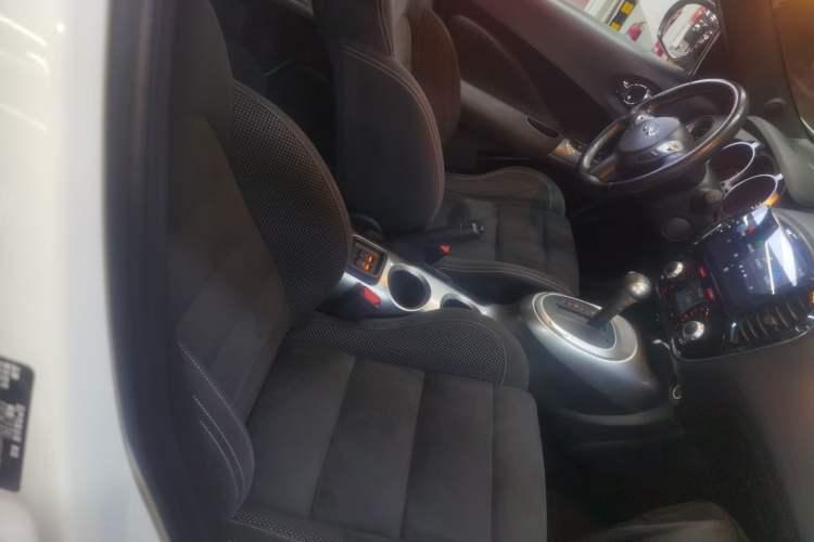 Used Infiniti ESQ 2014 1.6L Spontaneous Edition Right Front Seat