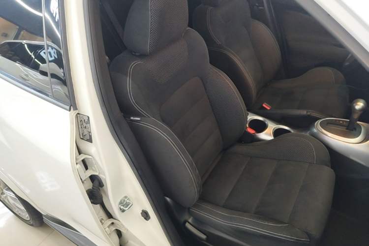 Used Infiniti ESQ 2014 1.6L Spontaneous Edition Right Front Seat