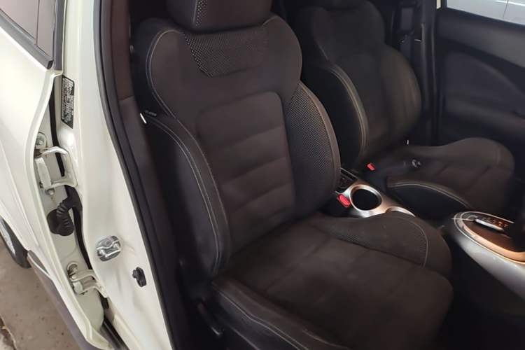 Used Infiniti ESQ 2014 1.6L Spontaneous Edition Right Front Seat