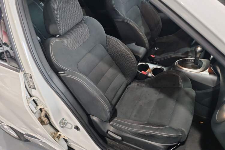 Used Infiniti ESQ 2014 1.6L Spontaneous Edition Right Front Seat