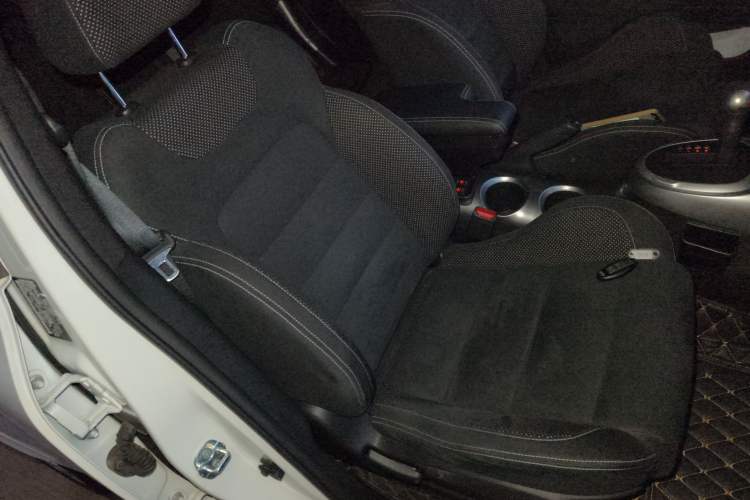 Used Infiniti ESQ 2014 1.6L Spontaneous Edition Right Front Seat