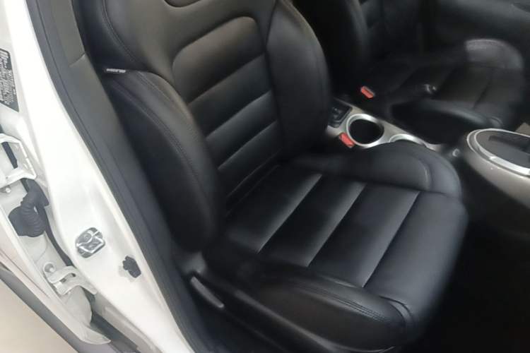 Used Infiniti ESQ 2014 1.6L Spontaneous Edition Right Front Seat