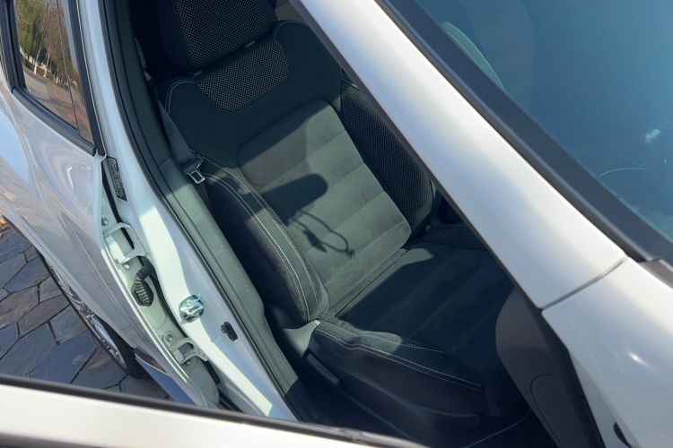 Used Infiniti ESQ 2014 1.6L Spontaneous Edition Right Front Seat
