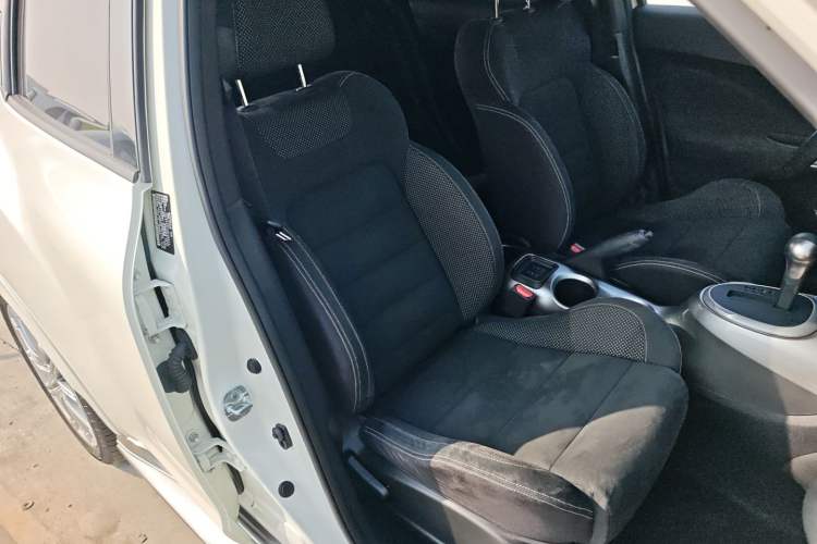 Used Infiniti ESQ 2014 1.6L Spontaneous Edition Right Front Seat