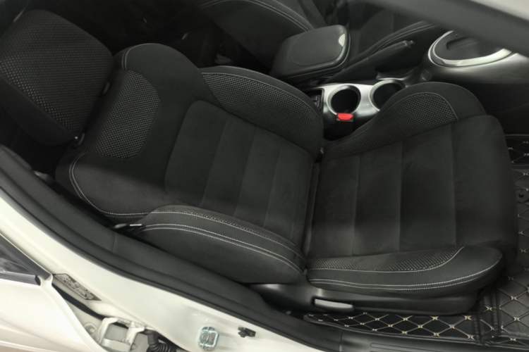 Used Infiniti ESQ 2014 1.6L Spontaneous Edition Right Front Seat