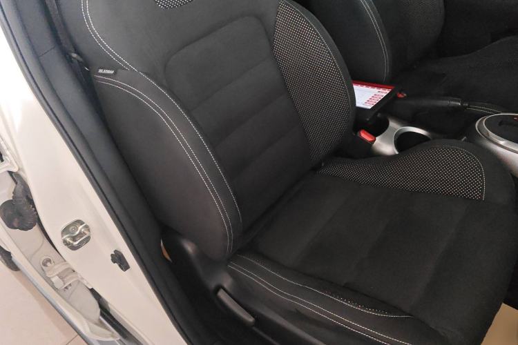 Used Infiniti ESQ 2014 1.6L Spontaneous Edition Right Front Seat