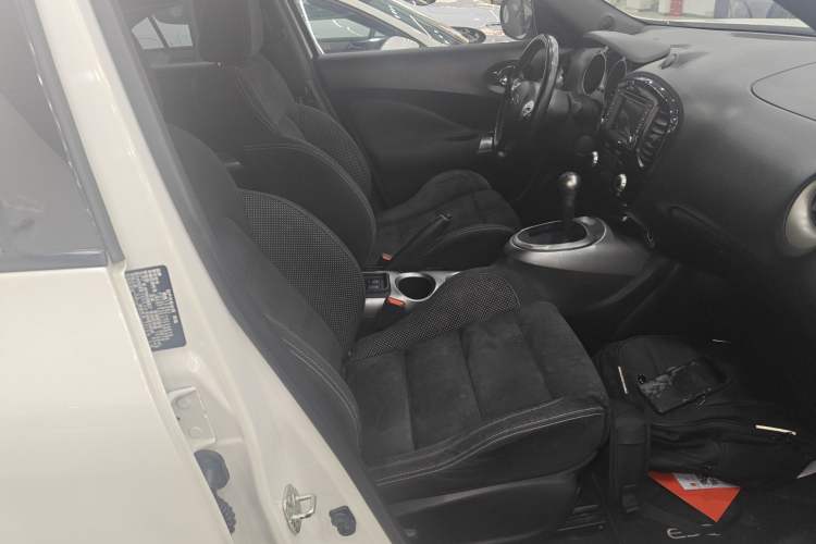 Used Infiniti ESQ 2014 1.6L Spontaneous Edition Right Front Seat