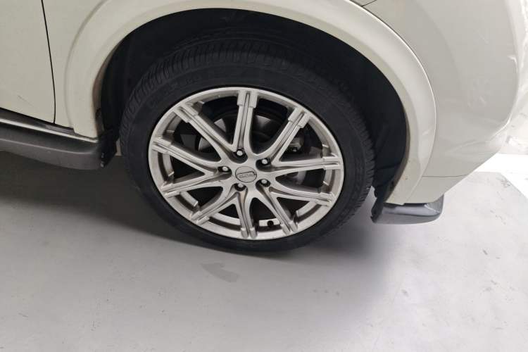 Used Infiniti ESQ 2014 1.6L Luxury Edition Right Front Wheel Hub