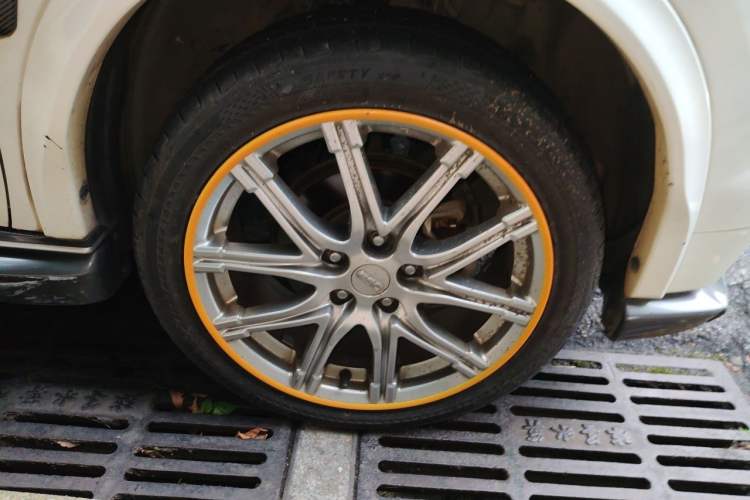 Used Infiniti ESQ 2014 1.6L Spontaneous Edition Right Front Wheel Hub
