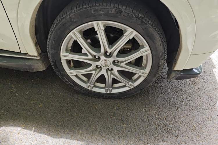 Used Infiniti ESQ 2014 1.6T Dynamic Edition Right Front Wheel Hub