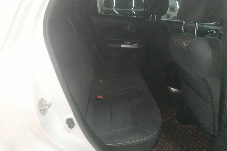 Used Infiniti ESQ 2014 1.6L Spontaneous Edition Right Rear Seat