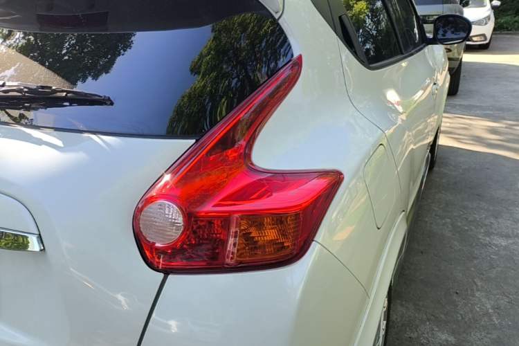 Used Infiniti ESQ 2014 1.6L Spontaneous Edition Right Rear Taillight