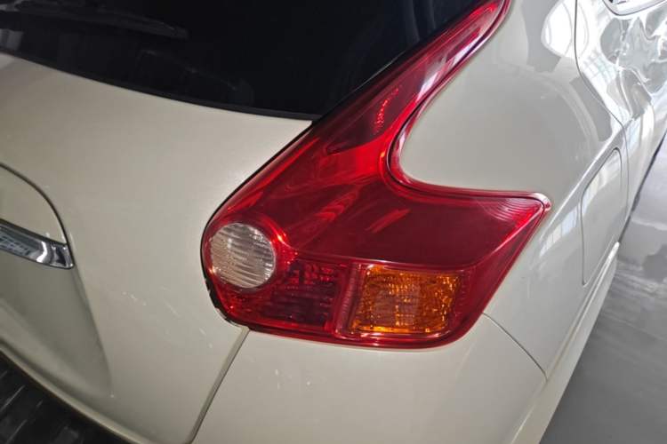 Used Infiniti ESQ 2014 1.6L Spontaneous Edition Right Rear Taillight