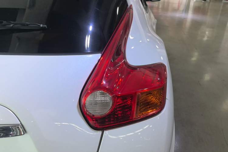 Used Infiniti ESQ 2014 1.6L Spontaneous Edition Right Rear Taillight